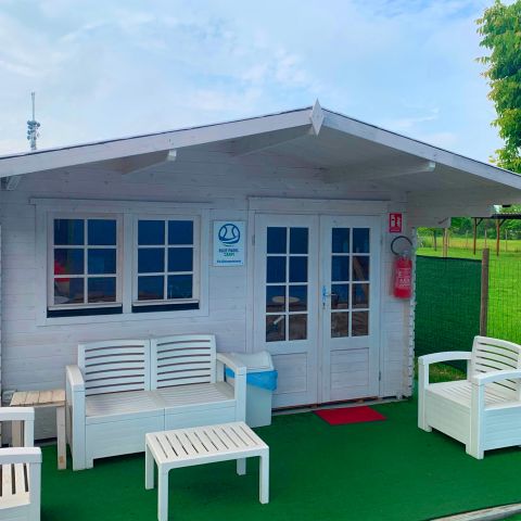 BLU PADEL 10.jpg casetta in legno, casetta da giardino, casetta abitabile