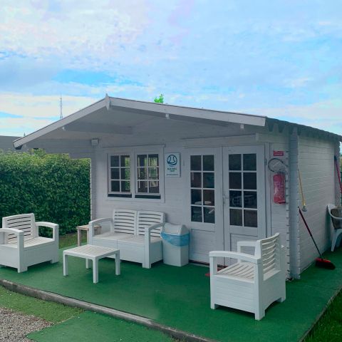 BLU PADEL 8.jpg casetta in legno, casetta da giardino, casetta abitabile