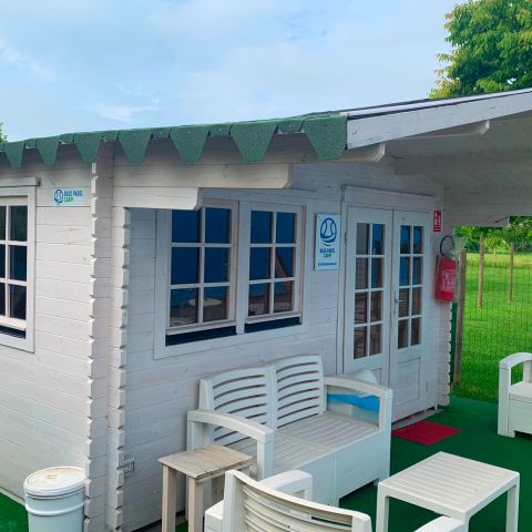 BLU PADEL 9.jpg casetta in legno, casetta da giardino, casetta abitabile