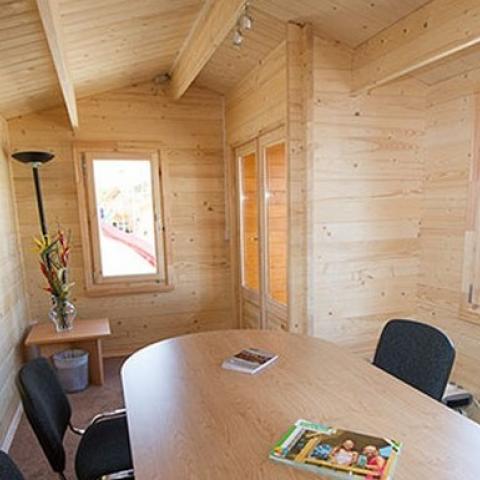 casetta di legno interni 11.jpg casette in legno, casette da giardino, interni