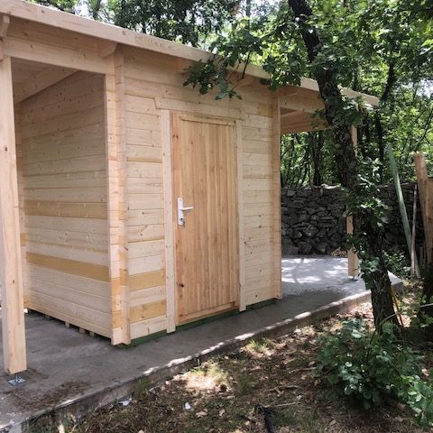 ognina4 con tettoia 2.jpg casette in legno, casette da giardino, CASETTE ITALIA