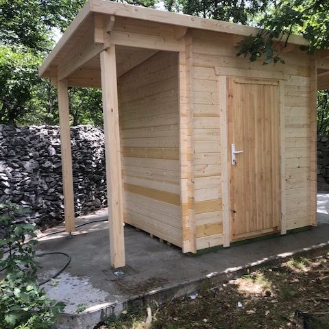 ognina4 con tettoia 3.jpg casette in legno, casette da giardino, CASETTE ITALIA